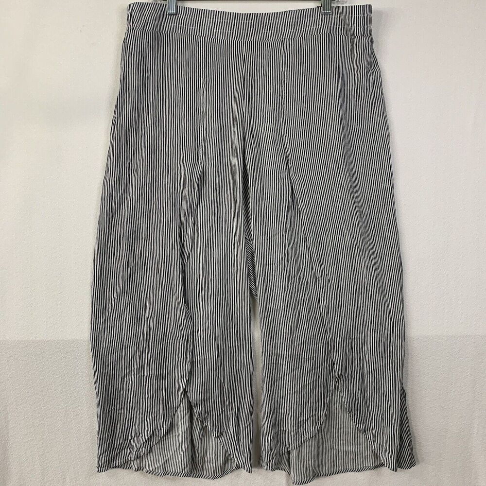 Maurices Cropped Pants Split Front Elastic Waist Flyaway Stripped Boho Flowy NWT